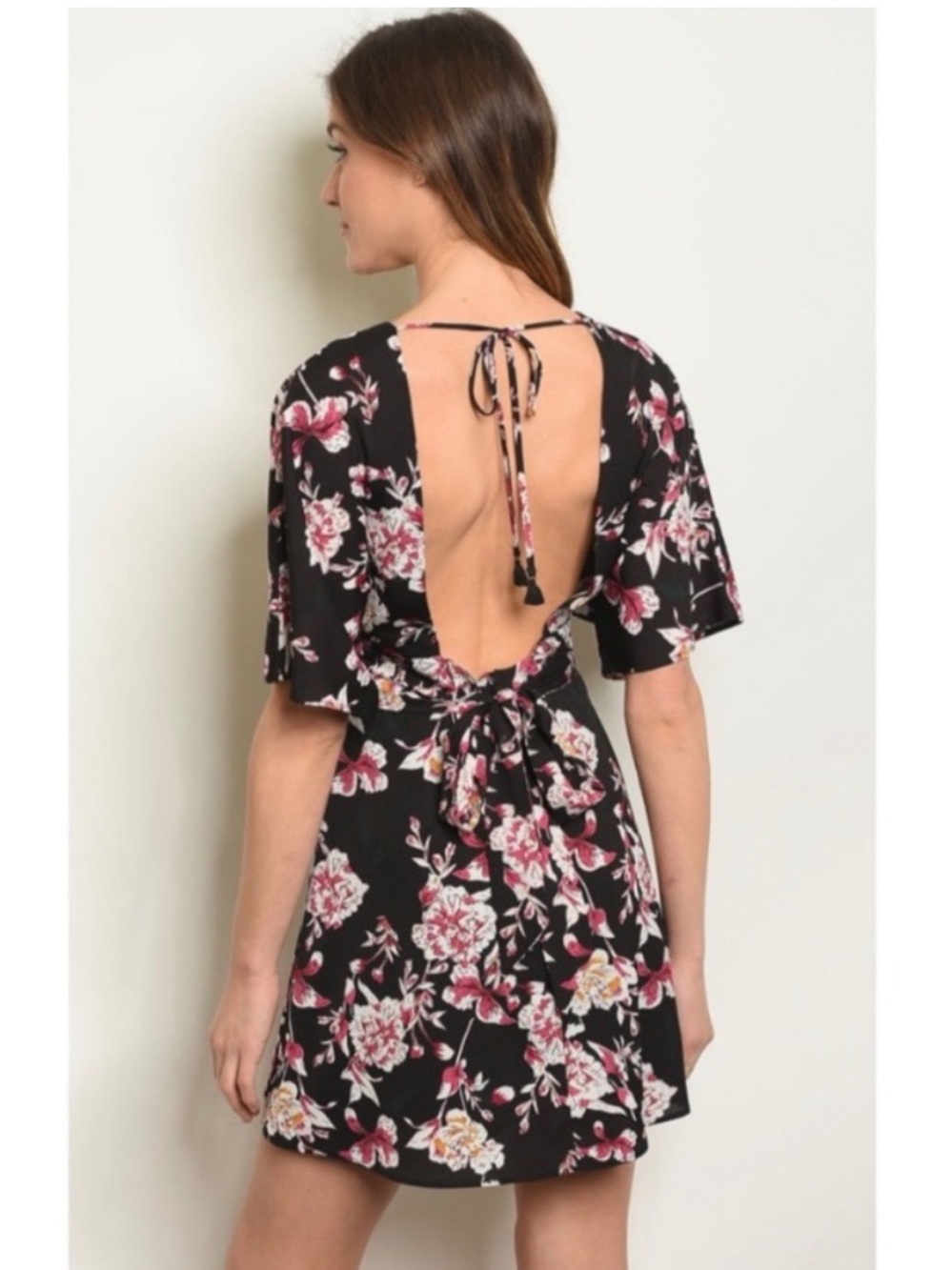 Forever 21 essue Black Floral Deep V-Neck Babydoll Dress